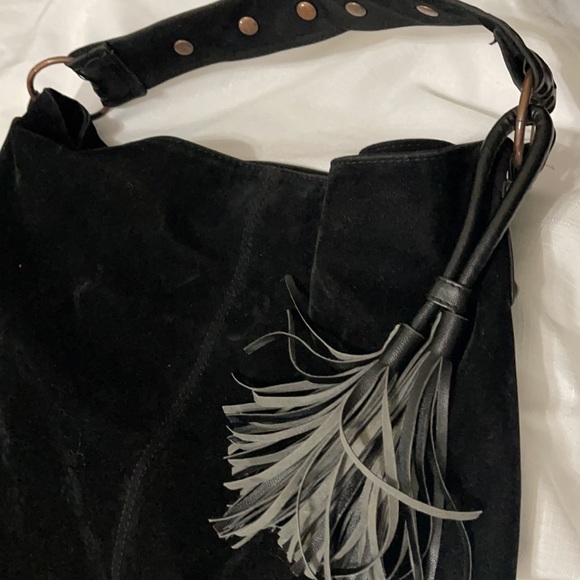 Beautiful Black Tote with a big tassel and handle - Picture 3 of 10